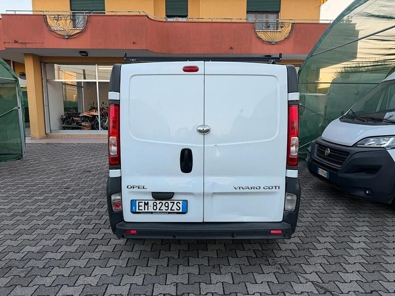 Usata Opel Vivaro 114 CV (83 kW) 2012 Bianco Monovolume