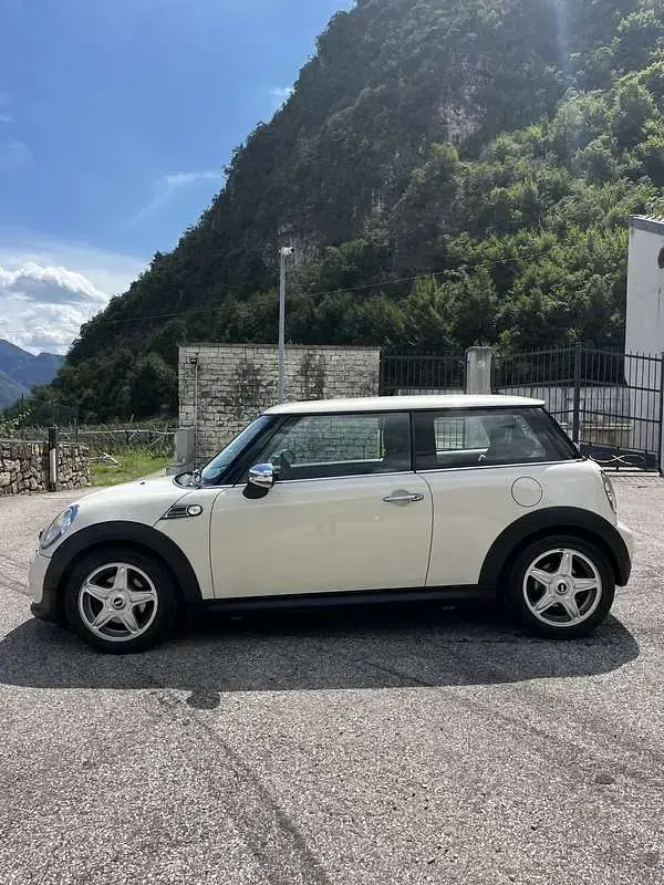 Usata Mini ONE 75 CV (55 kW) 2013 Utilitaria
