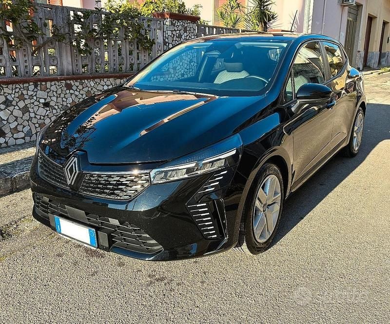 Usata Renault Clio V 101 CV (74 kW) 2025 Nero Berlina