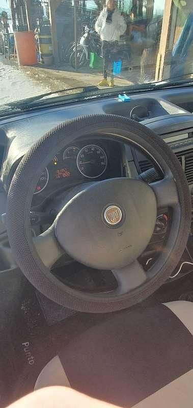 Usata Fiat Punto 63 CV (46 kW) 2009 Berlina