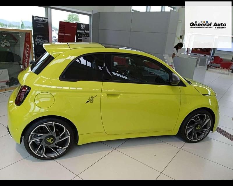 Usata Abarth 500e Turismo 114 kW (155 CV) 2023 Verde Utilitaria