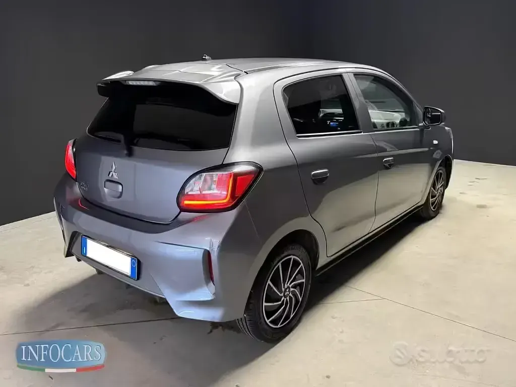 Usata Mitsubishi Space Star Intense 71 CV (52 kW) 2022 Grigio metallizzato Utilitaria