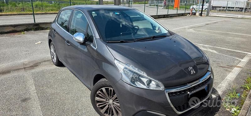 Usata Peugeot 208 83 CV (61 kW) 2019 Grigio Utilitaria