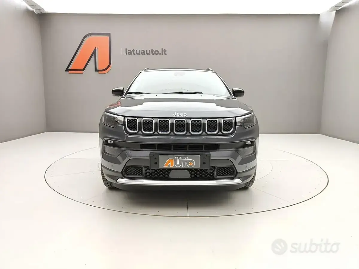 Usata Jeep Compass Limited 190 CV (139 kW) 2022 Graphite grey SUV