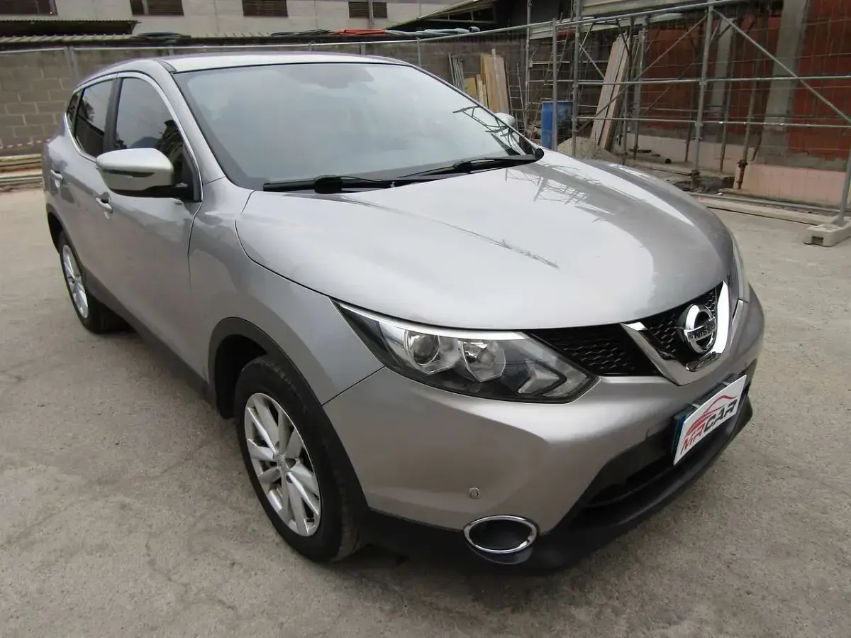 Usata Nissan Qashqai Tekna 110 CV (80 kW) 2018 Argento metallizzato SUV