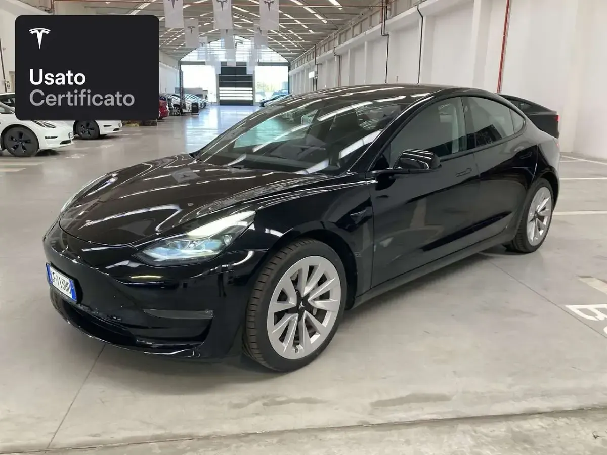 Usata Tesla Model 3 Long Range AWD 324 kW (441 CV) 2021 Solid black Berlina