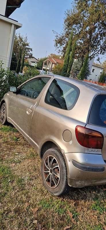 Usata Toyota Yaris Sol 75 CV (55 kW) 2003 Berlina