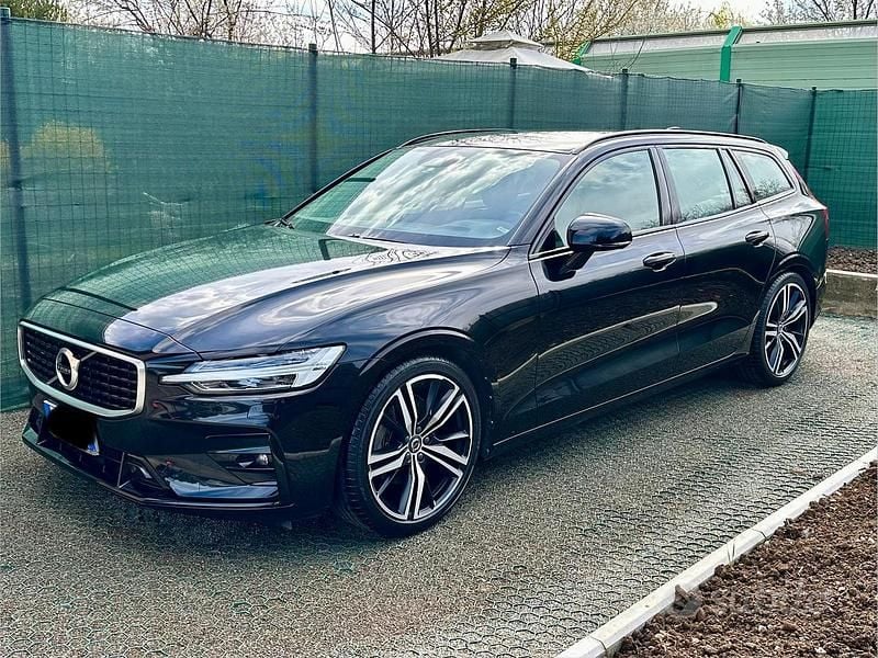 Usata Volvo V60 R-Design 2020 Nero Station wagon