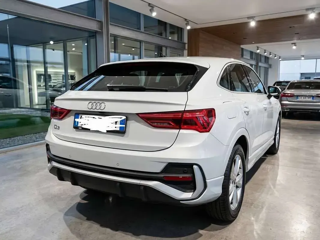 Usata Audi Q3 Sportback S-Line 150 CV (110 kW) 2022 Bianco SUV
