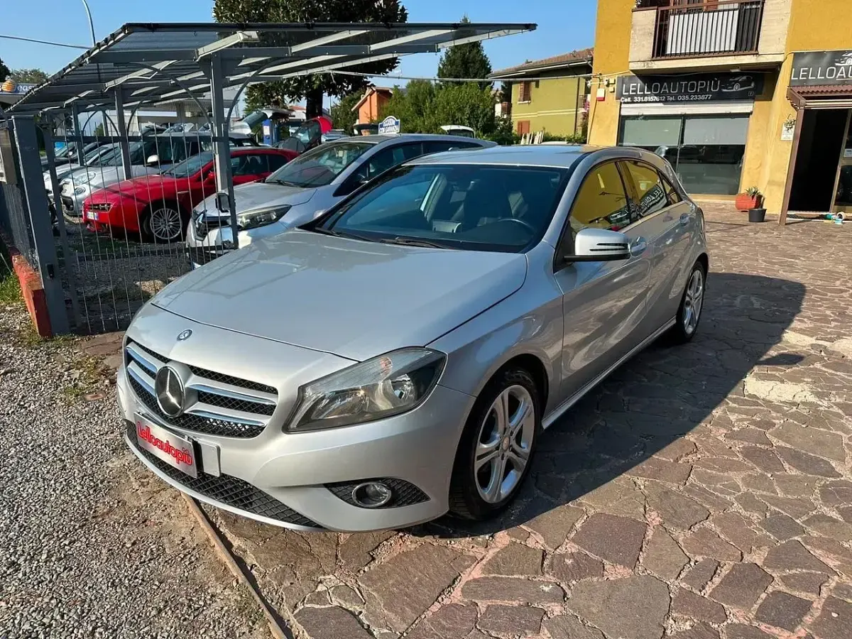 Usata Mercedes A180 Edition 109 CV (80 kW) 2014 Grigio Utilitaria