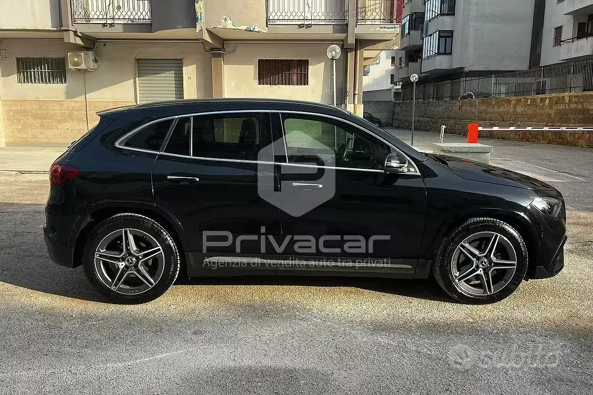 Usata Mercedes GLA180 AMG Line Premium Plus 116 CV (85 kW) 2024 Nero SUV