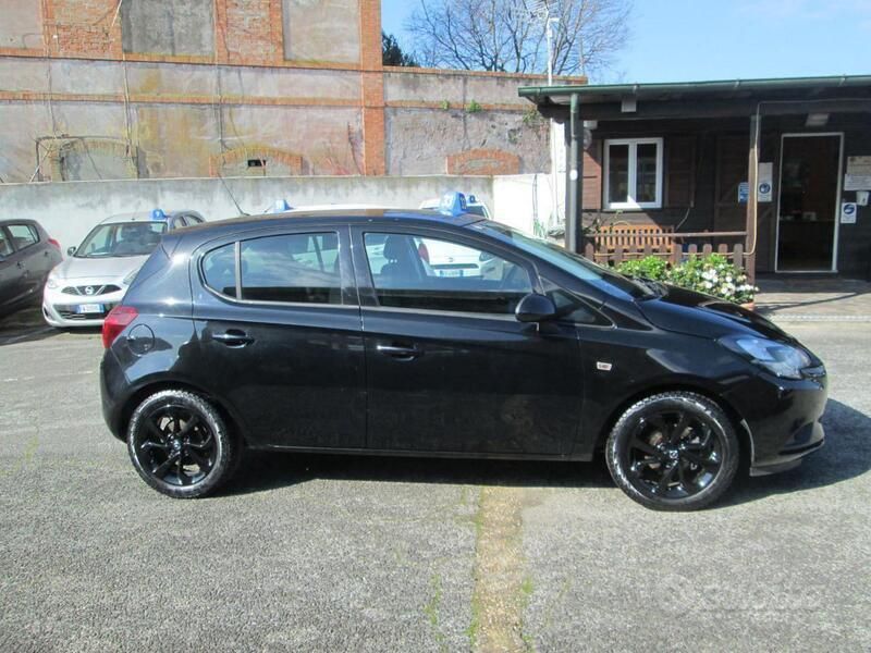 Usata Opel Corsa 90 CV (66 kW) 2019 Nero metallizzato Berlina
