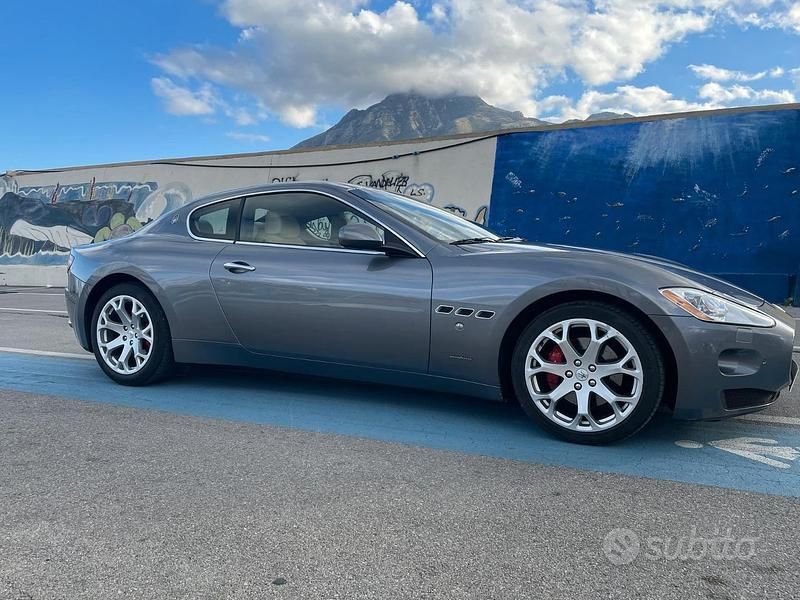 Usata Maserati Granturismo 405 CV (297 kW) 2012 Grigio Coupé