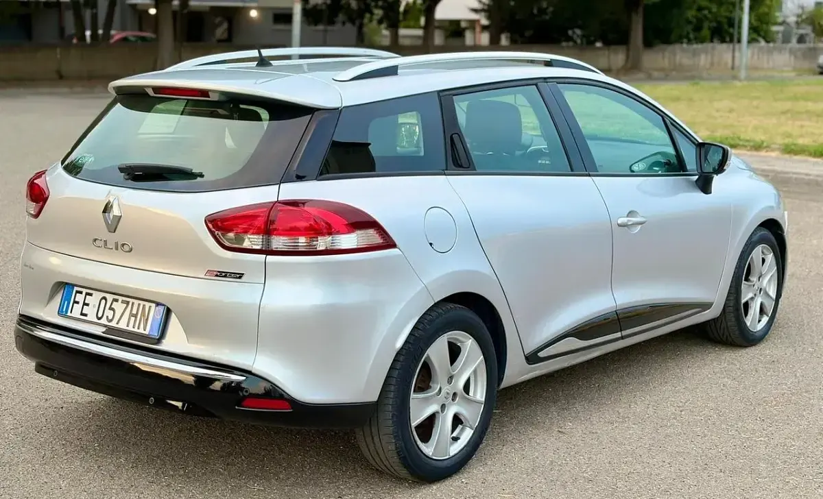 Usata Renault Clio 73 CV (53 kW) 2014 Argento Station wagon