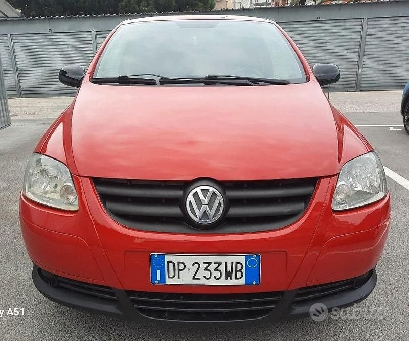 Usata VW Fox 54 CV (39 kW) 2008 Rosso Utilitaria