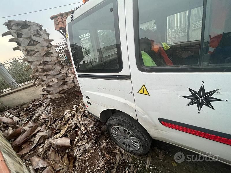 Usata Fiat Doblò 2005 Bianco Monovolume