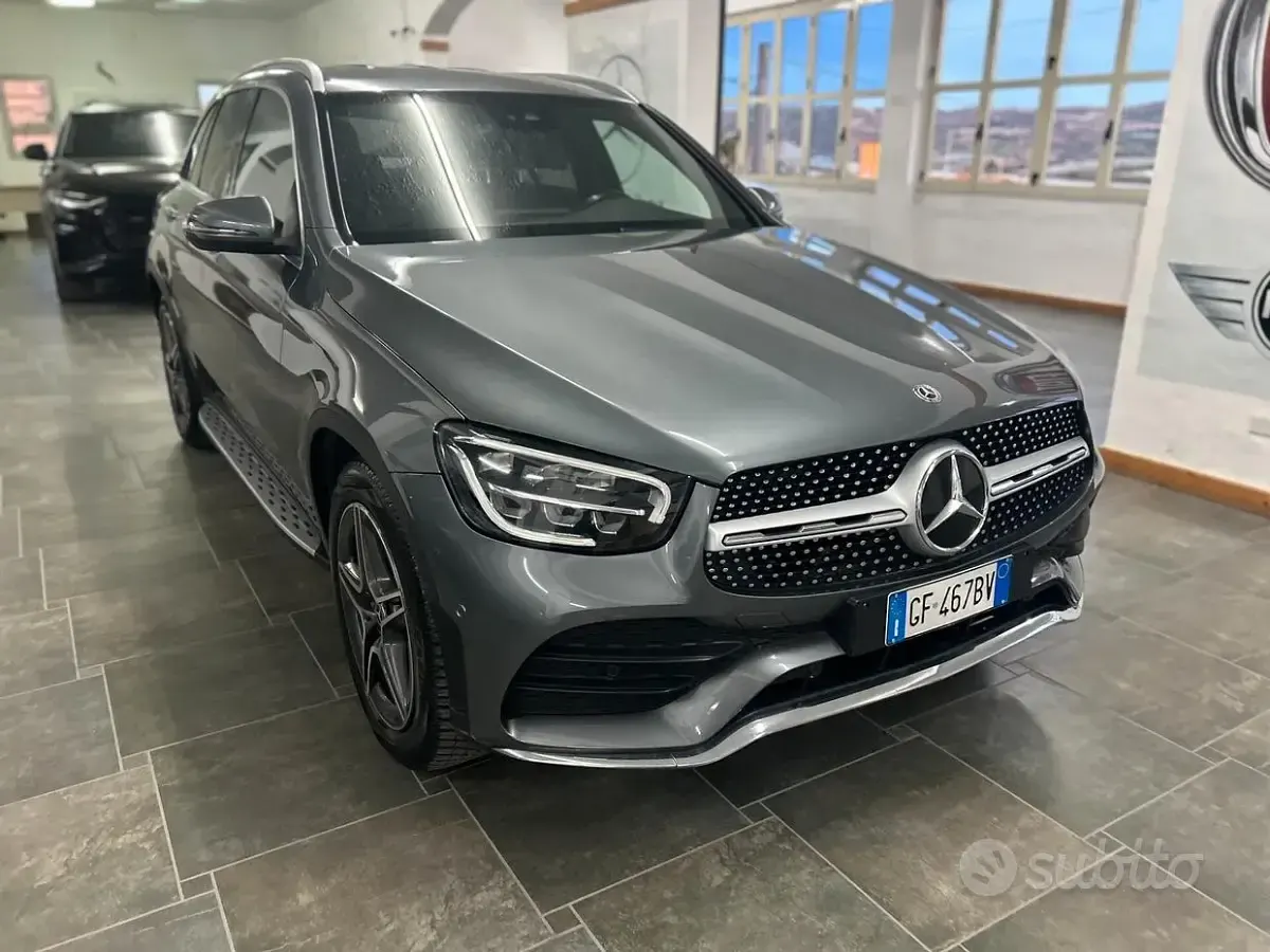 Usata Mercedes GLC300 Premium Plus 245 CV (180 kW) 2020 Grigio SUV