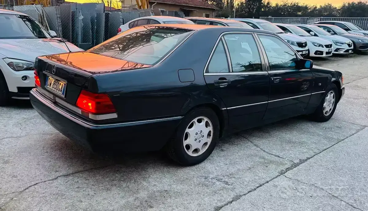 Usata Mercedes S300 SE 231 CV (169 kW) 1991 Grigio Berlina