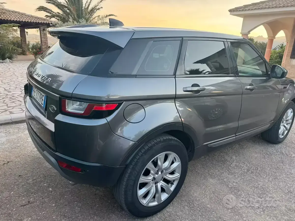 Usata Land Rover Range Rover evoque 180 CV (132 kW) 2017 Grigio Station wagon