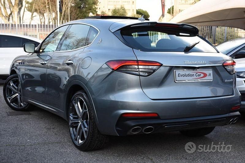 Usata Maserati Levante GT 330 CV (242 kW) 2021 Grigio metallizzato SUV