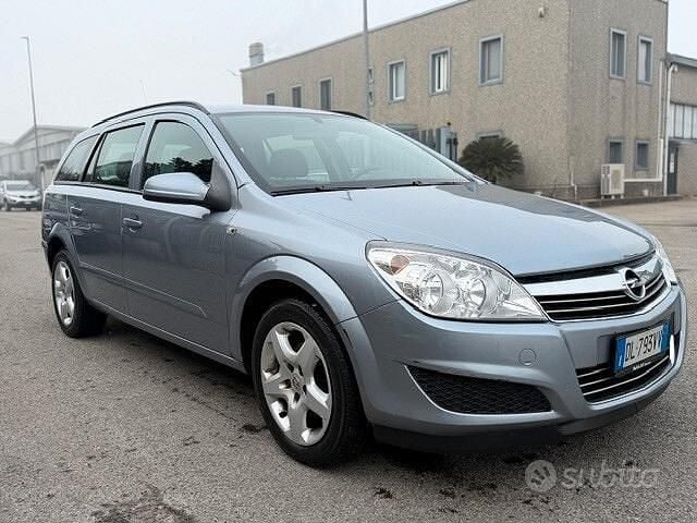 Usata Opel Astra Enjoy 116 CV (85 kW) 2008 Grigio Station wagon