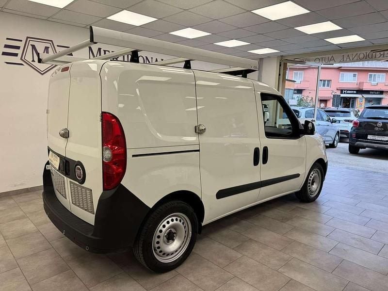 Usata Fiat Doblò 105 CV (77 kW) 2020 Bianco Monovolume