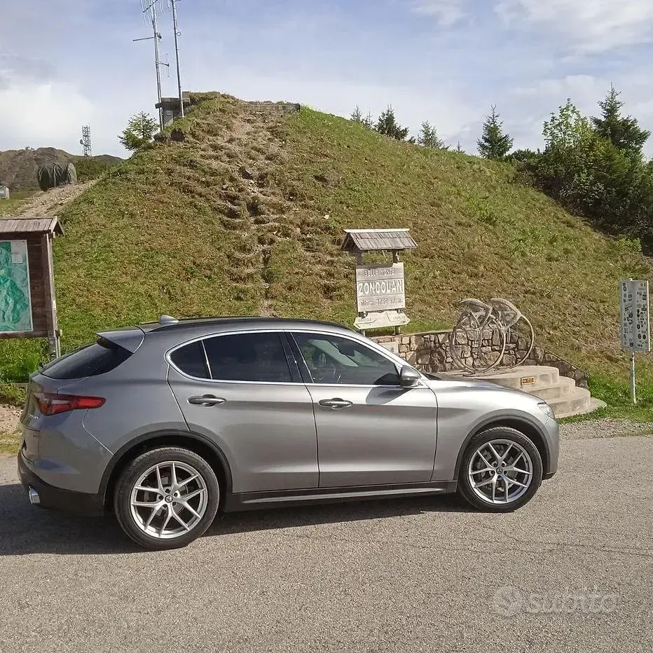 Usata Alfa Romeo Stelvio 210 CV (154 kW) 2017 Grigio SUV