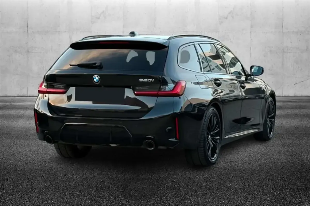 Usata BMW 320 M Sport 184 CV (135 kW) 2025 Nero Station wagon