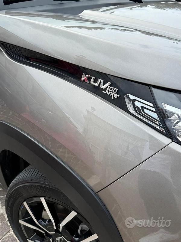 Usata Mahindra KUV100 87 CV (63 kW) 2020 Grigio SUV