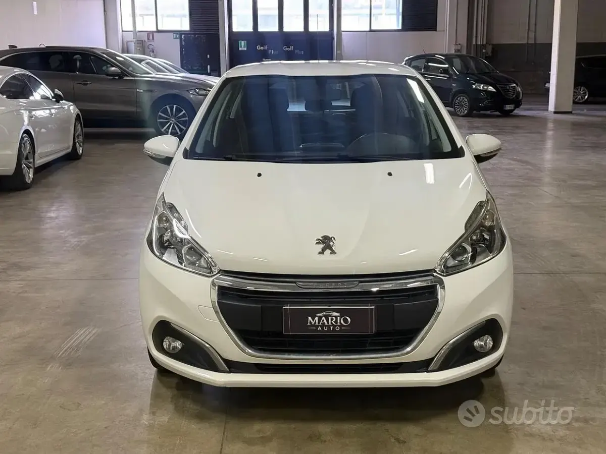 Usata Peugeot 208 Active 75 CV (55 kW) 2015 Bianco Utilitaria