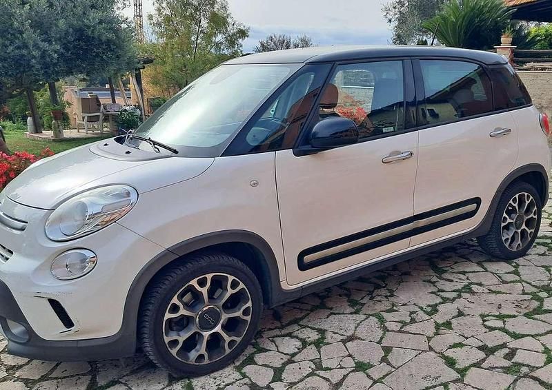Bianco Usata 2016 Fiat 500L Trekking Monovolume | 8000 € (Ottimo prezzo) - Immagine 1/4