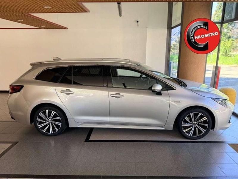 Argento Usata 2020 Toyota Corolla Style Station wagon | 20.397 € (Buon prezzo) - Immagine 1/4