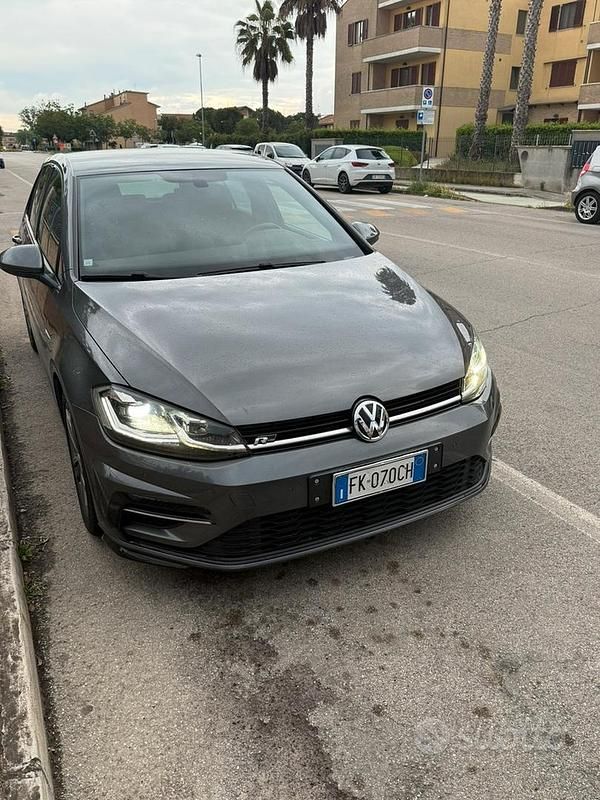 Grigio Usata 2017 VW Golf R-line Berlina | 15.000 € (Buon prezzo) - Immagine 1/4