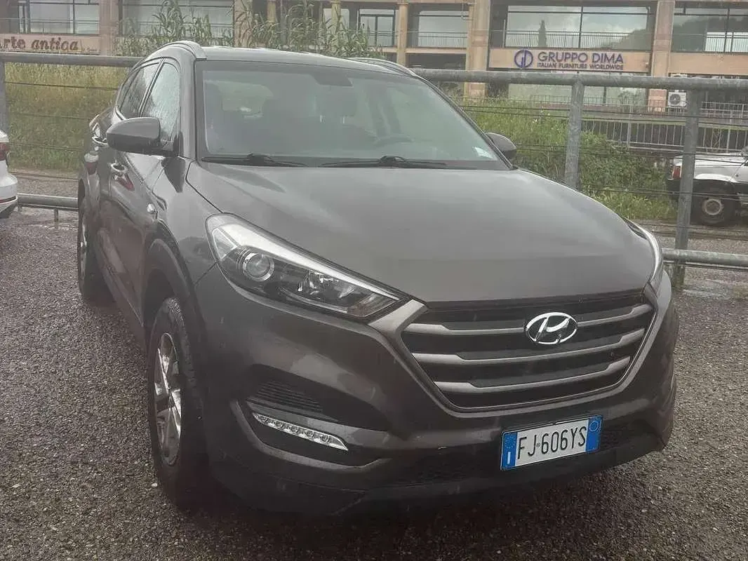 Usata Hyundai Tucson Comfort 116 CV (85 kW) 2016 Grigio SUV