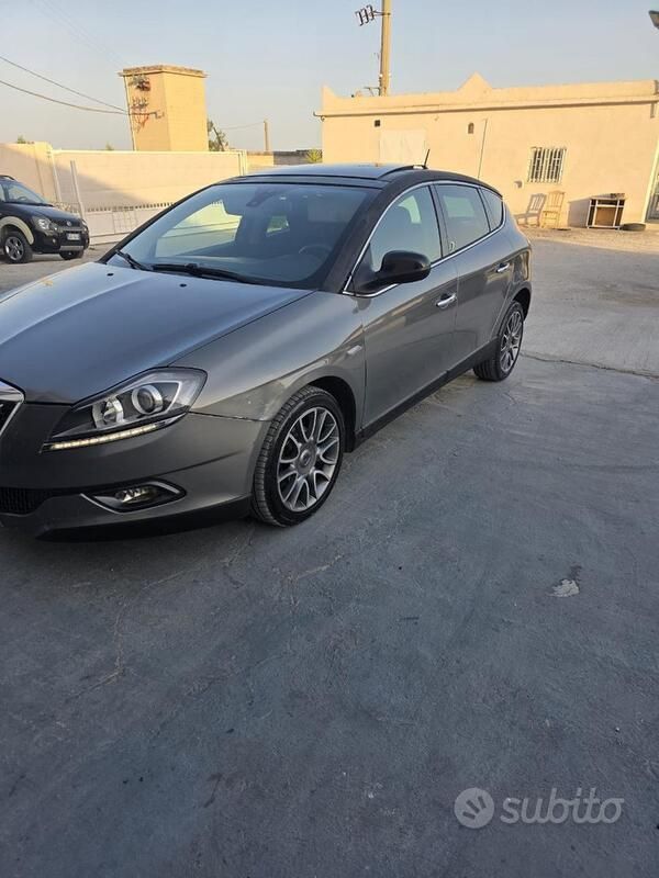 Grigio Usata 2009 Lancia Delta Due volumi | 4000 € (Cara) - Immagine 1/4
