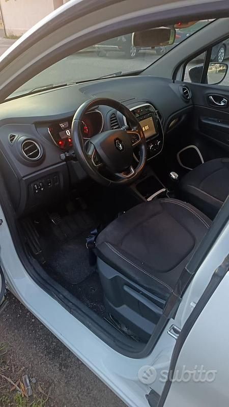 Usata Renault Captur 90 CV (66 kW) 2017 Bianco SUV