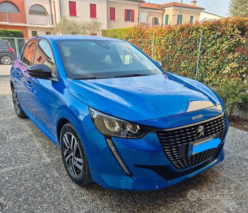 Usata Peugeot 208 Allure 101 CV (74 kW) 2022 Blu Utilitaria
