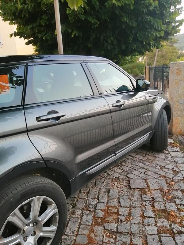 Usata Land Rover Range Rover evoque 150 CV (110 kW) 2016 Grigio Berlina