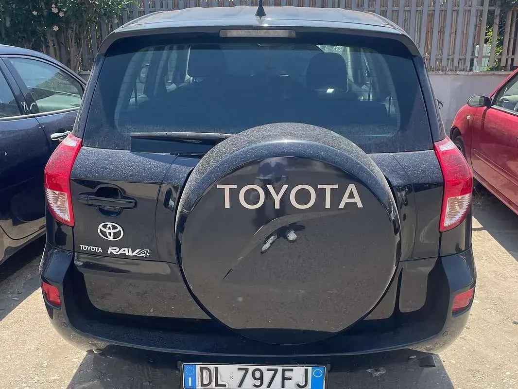 Usata Toyota RAV4 Sol 136 CV (100 kW) 2007 Nero SUV