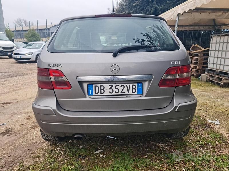 Usata Mercedes B180 2005 Grigio Monovolume