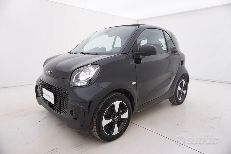 Usata Smart ForTwo Coupé Passion 60 kW (82 CV) 2022 Nero Utilitaria