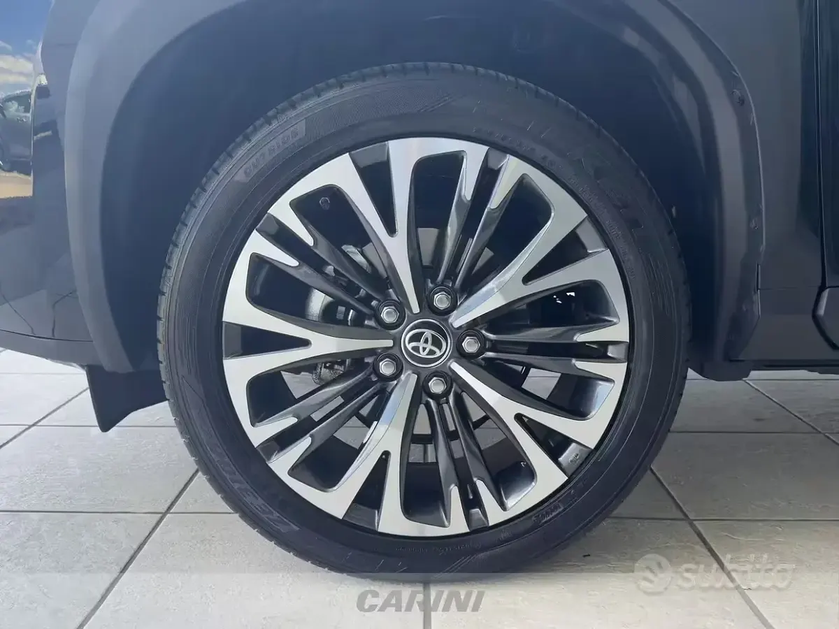 Usata Toyota Yaris Cross Lounge 116 CV (85 kW) 2023 Nero SUV