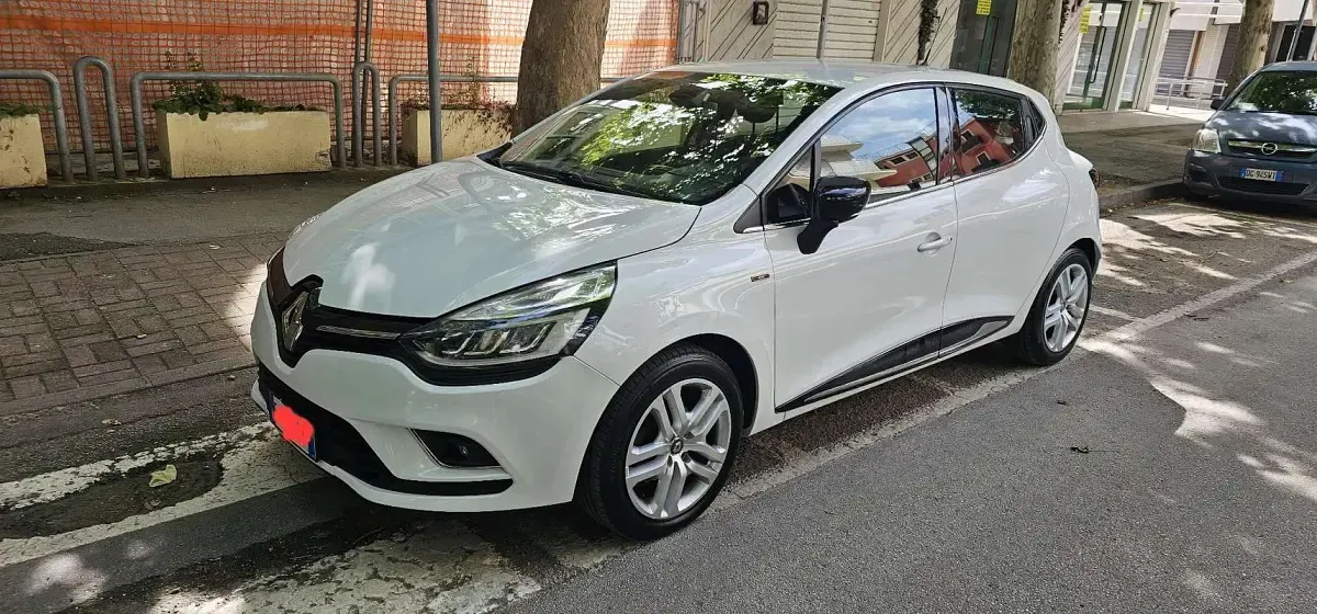 Usata Renault Clio IV Zen 75 CV (55 kW) 2019 Bianco Berlina