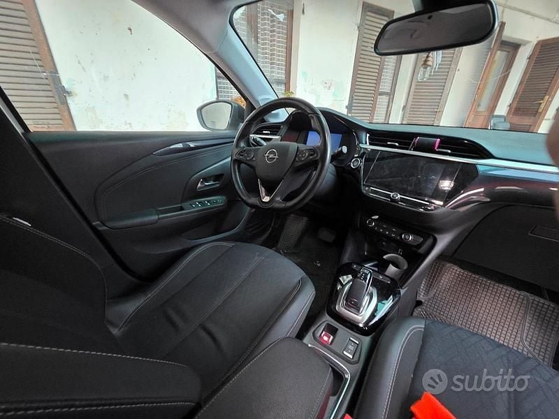 Usata Opel Corsa Elegance 101 CV (74 kW) 2022 Bianco Berlina