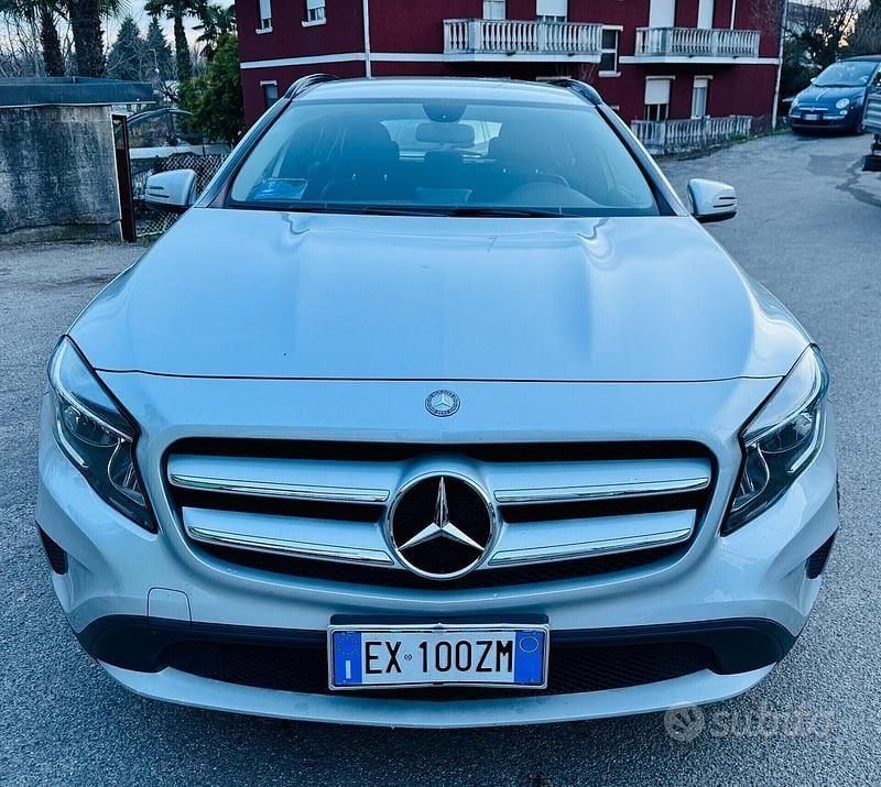 Usata Mercedes GLA200 Premium 136 CV (100 kW) 2015 Grigio SUV