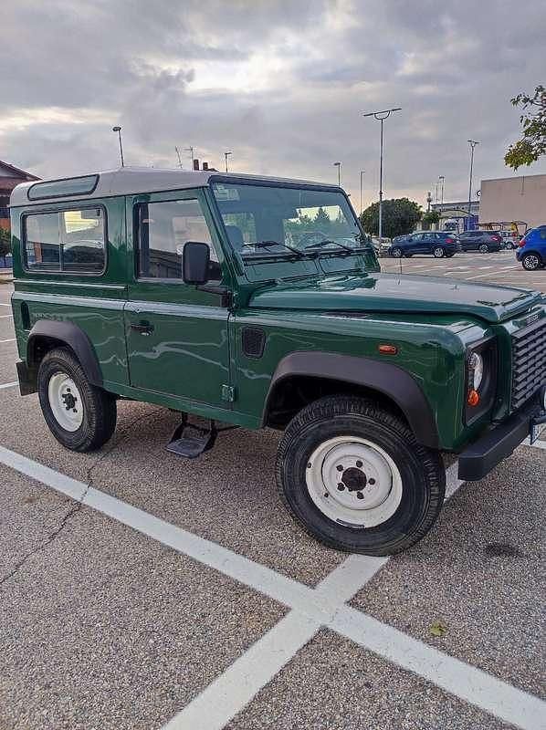 Verde Usata 2004 Land Rover Defender S SUV | 34.900 € (Buon prezzo) - Immagine 1/4