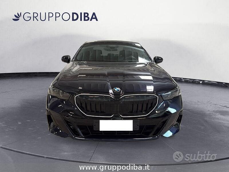 Usata BMW 520 M Sport 197 CV (144 kW) 2025 Nero Berlina