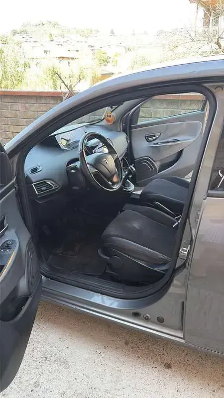 Usata Lancia Ypsilon 69 CV (50 kW) 2014 Utilitaria