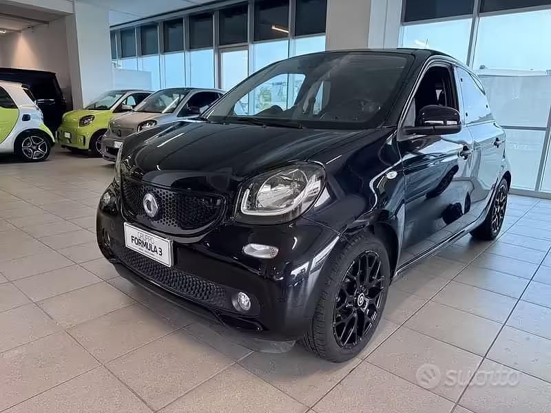 Usata Smart ForFour Passion 90 CV (66 kW) 2018 Nero Utilitaria