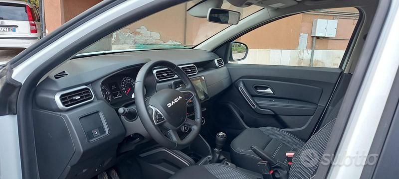 Usata Dacia Duster Journey 116 CV (85 kW) 2024 Bianco SUV